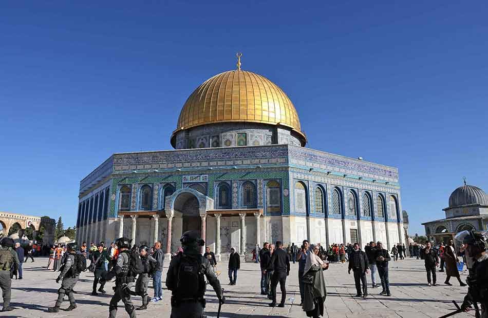 قوات الإحتلال تعتقل أكثر من 400 فلسطيني خلال اقتحام الأقصى