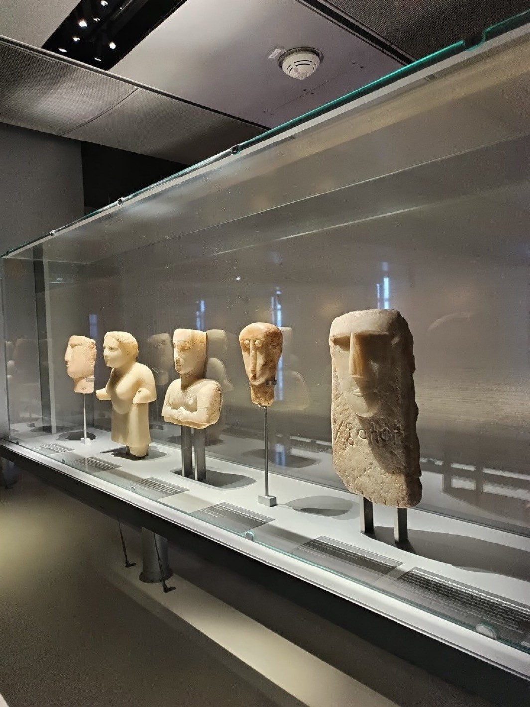 النسخة الإنجليزية من مقال تهريب  اثار اليمن الى اسرائيل: In International Silence: Yemen’s Ancient Treasures Smuggled into Israel”