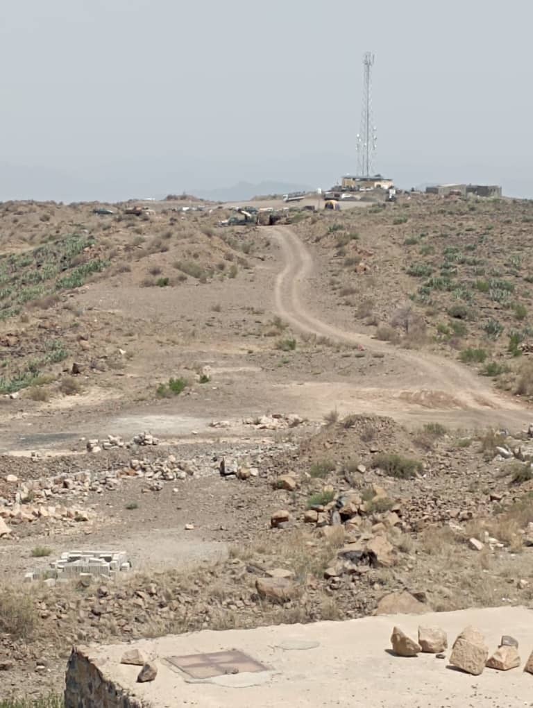 جبل صبران: مواجهة بين متنفذين في تعز ومالكي الاراضي في الجبل.. الاهالي يناشدون التضامن معهم وينشرون الوثائق التي تثبت ملكيتهم للاراضي.. #اتضامن_مع_اهالي_جبل_صبران